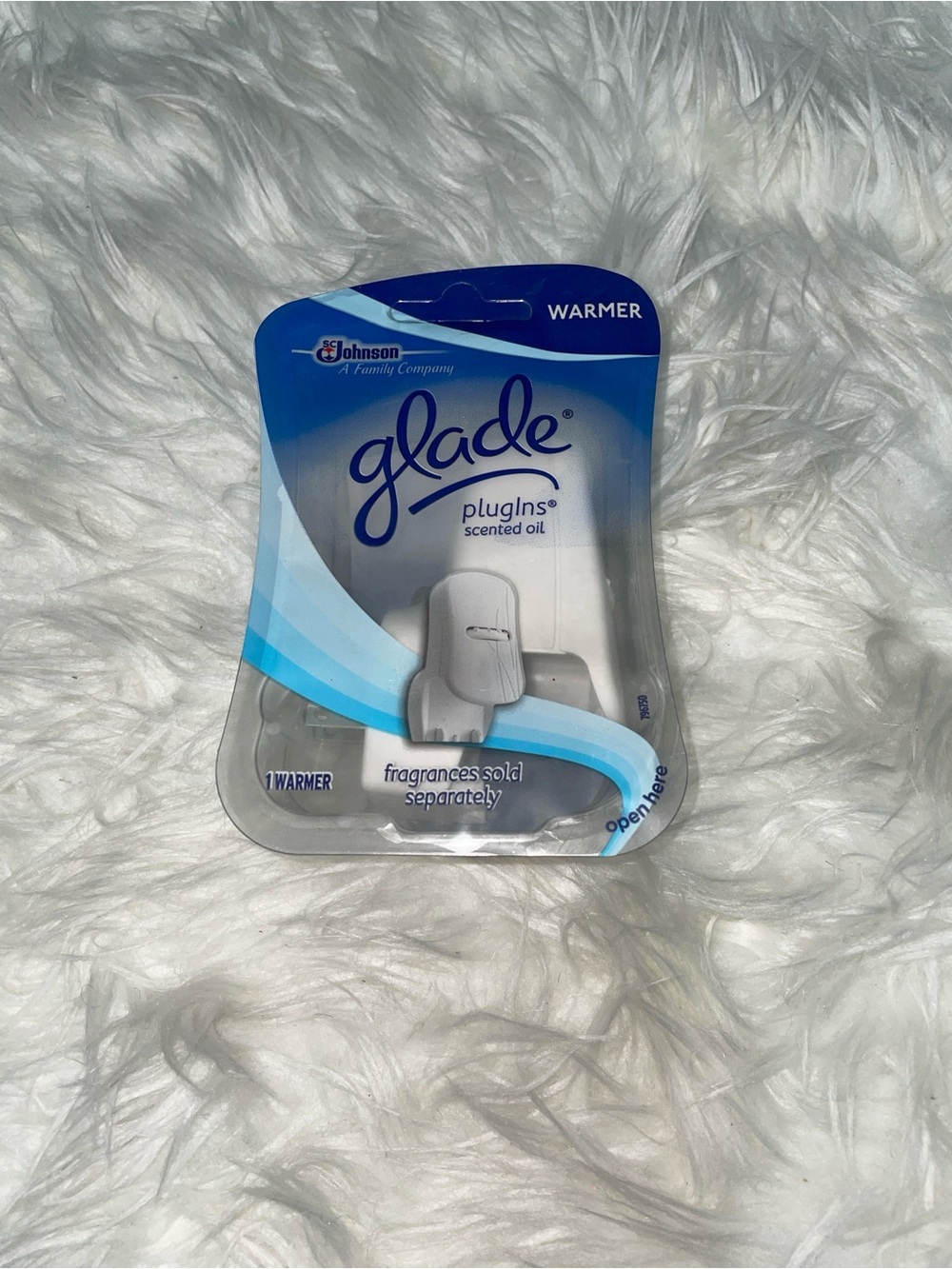 New Glade PlugIns Scented Oil Warmer Air Freshener Plug-In